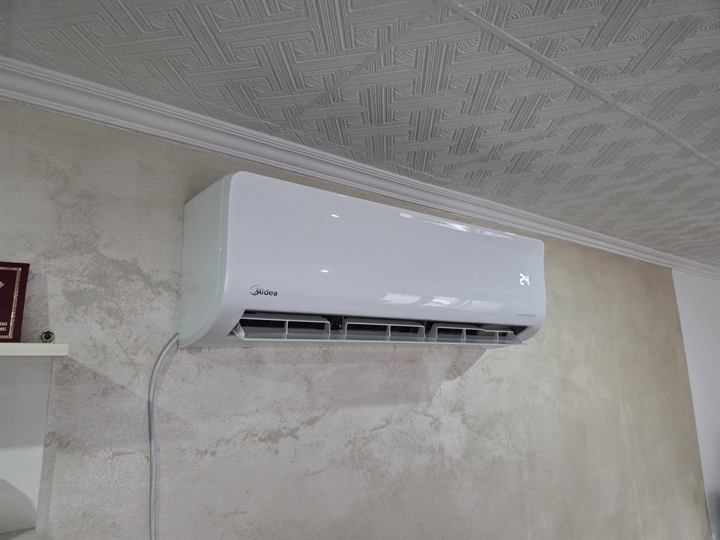 Midea unutrašnja jedinica