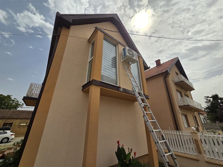 Ugradnja klime na spratu kuće